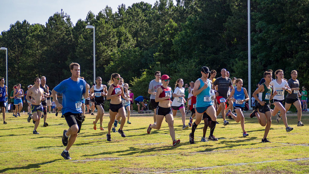 Participants running in the 2018 Lace Up to Bring Lewy Down 5K